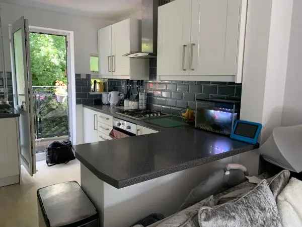 Flat For Rent in Brentwood, England