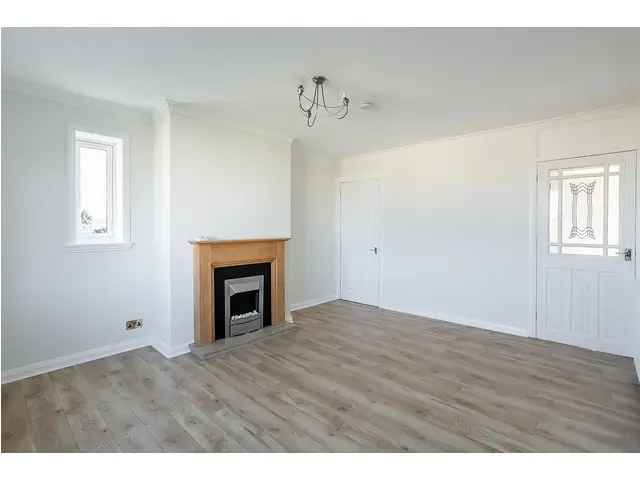 3 bedroom flat  for sale