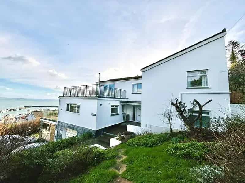 4 Bedroom Semi Detached House to Rent Sea Views