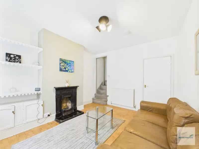 3 Bedroom End Terrace House For Sale