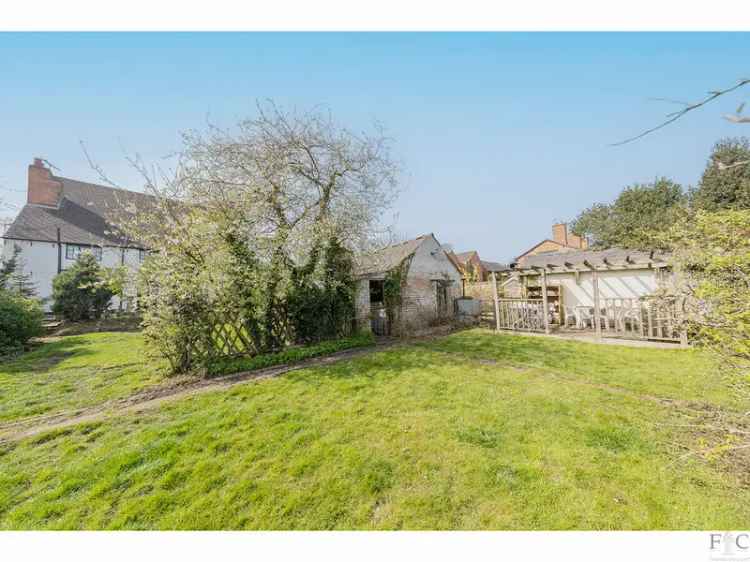 Grade II Listed 5-Bedroom House with 2-Bedroom Bungalow Kirkby Mallory