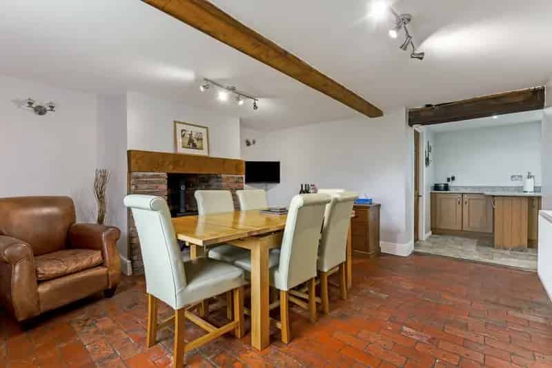 Equestrian Home with Cottage and Stables