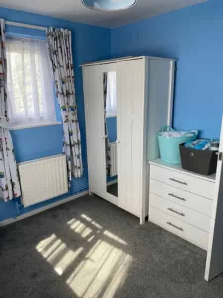 2 Bedroom Flat Near Schools and Shops