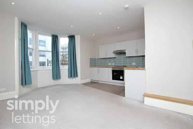 1 Bedroom Flat Brighton Station Modern Unfurnished