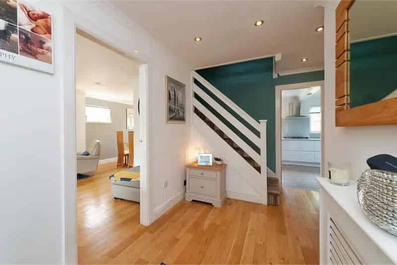4 Bed Detached House with 2 Reception Rooms and Large Garden