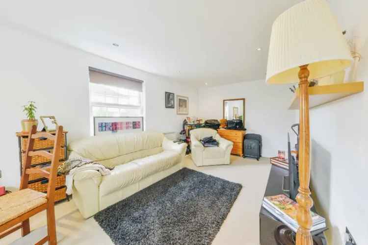 Chain Free 2 Bed Apartment Welwyn Garden City Allocated Parking