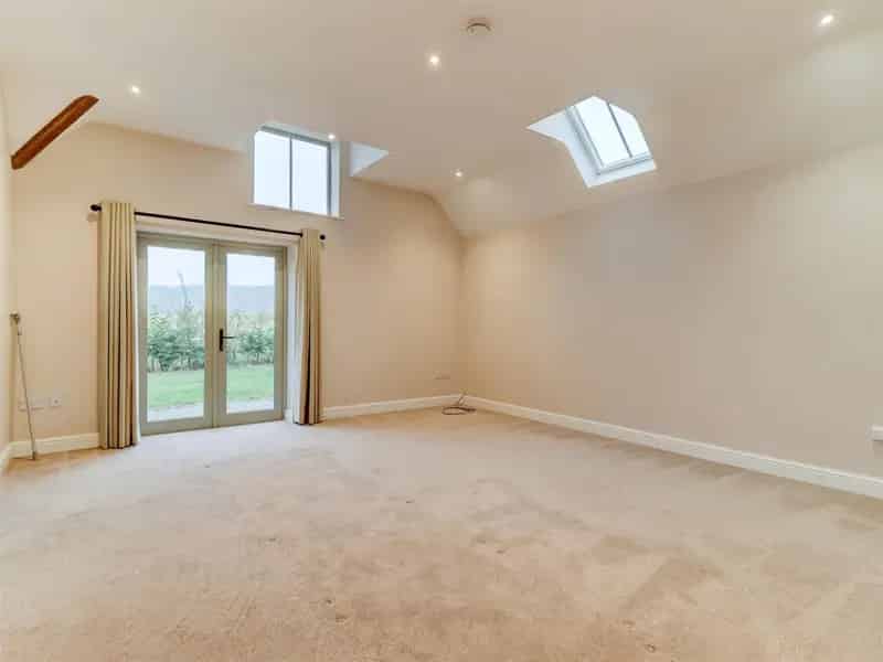 3 Bedroom Barn Conversion House to Rent Near Warwick University