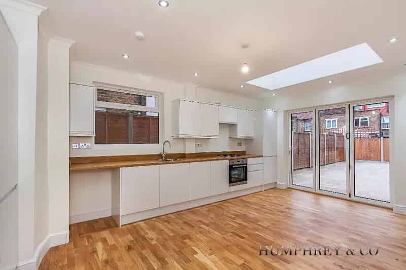 4 Bedroom Terreced House to Rent