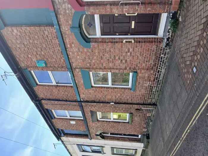 2 Bed House Wallasey Close to Amenities