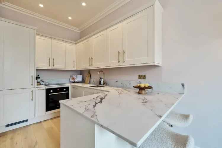 1 Bedroom Flat for Sale in Victorian Villa - Bassett Road W10
