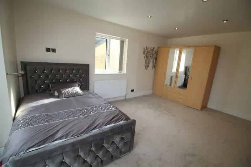 9 Bedroom HMO Near BRI Hospital All Bills Included