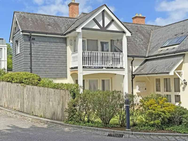 3 Bedroom Flat for Sale