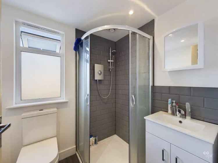 1 Bedroom Flat Near Brighton University Bills Included