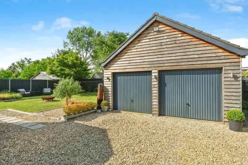 Exceptional 4-Bedroom Detached Chalet Near King's Lynn