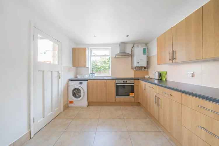 Spacious 3 Double Bedroom Victorian Terrace Near Clapham North Brixton Stockwell