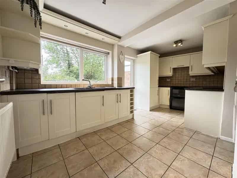 3 Bedroom Semi Detached House For Sale Pear Tree Estate