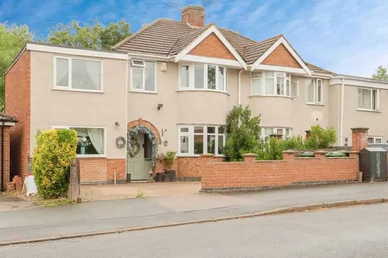 Four Bedroom Family Home Glen Parva