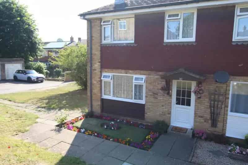 3 Bedroom End Terrace House for Sale