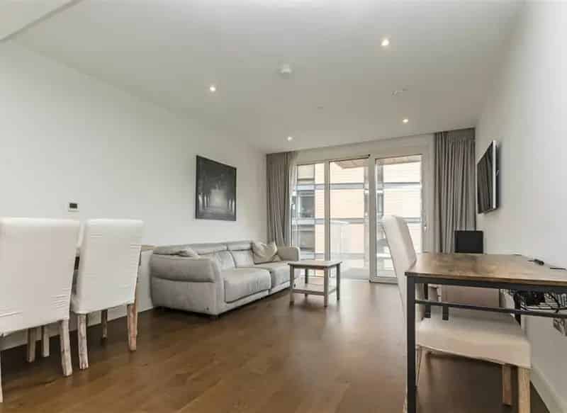 Luxury 1-Bed Apartment Near Parliament with River Thames Views