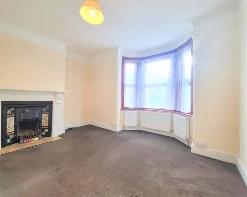 5 Bedroom HMO House To Let Near Reading Train Stations