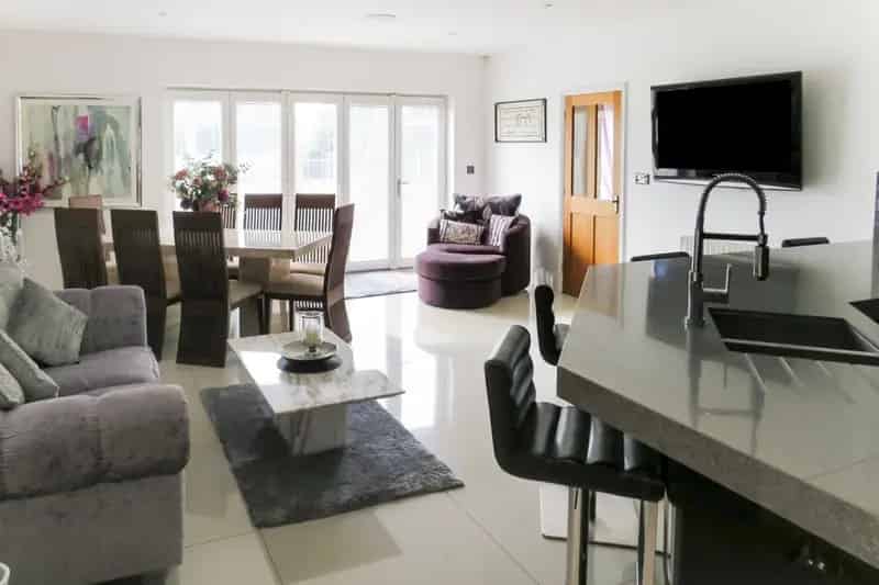 Impressive Detached Family Home with Extensive Accommodation and Countryside Views