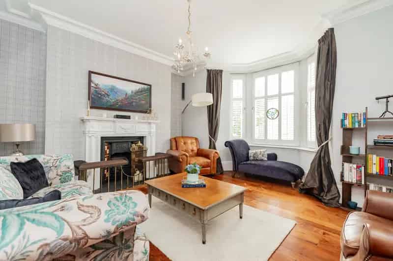 Spacious Four-Bedroom Townhouse in Aberdeen West End