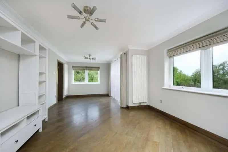 1 Bed Flat for Sale in Ealing Minster Court