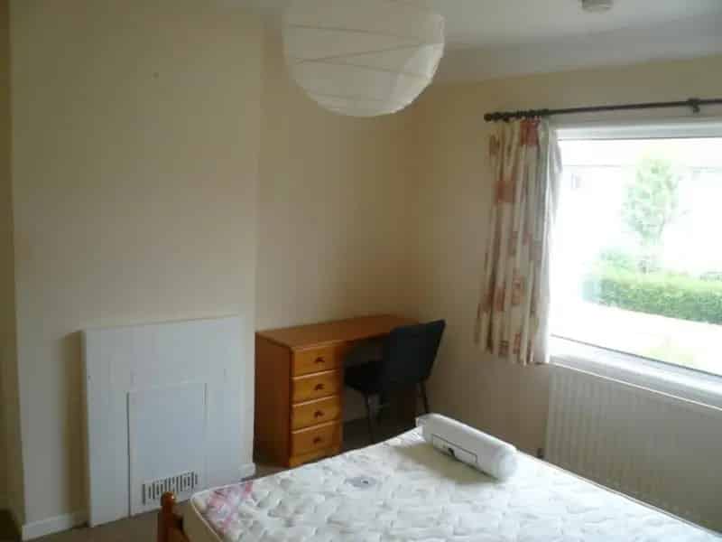 4 Bedroom Student House with Excellent Transport Links