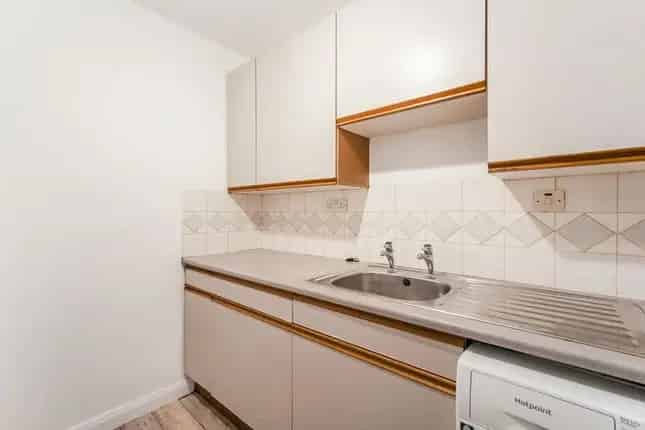 1 Bedroom Flat for Sale in Scotstoun Glasgow