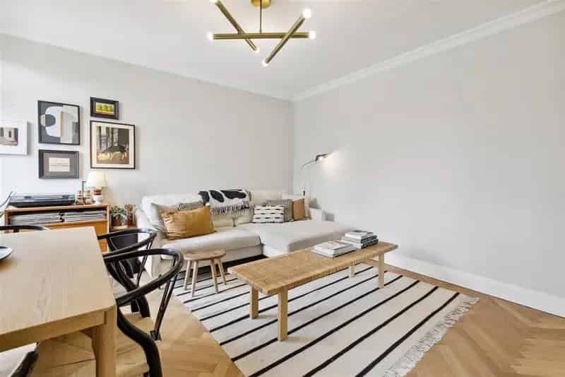 1 Bedroom Flat to Rent South Facing Terrace High Ceilings Modern Kitchen