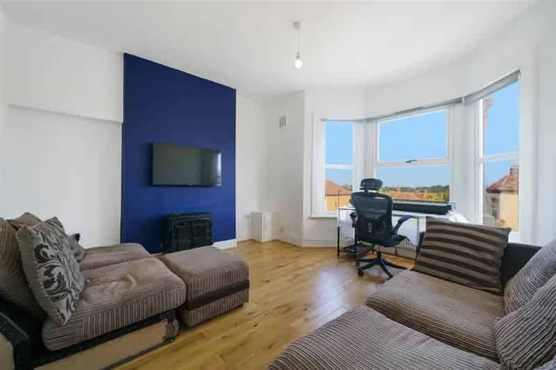 2 Bedroom Apartment House to Rent near Canary Wharf