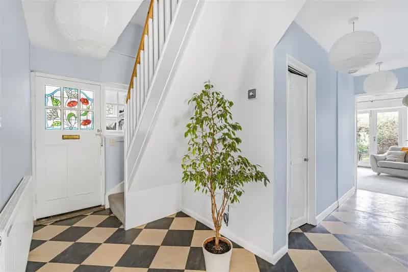 4 Bedroom Semi Detached House to Rent