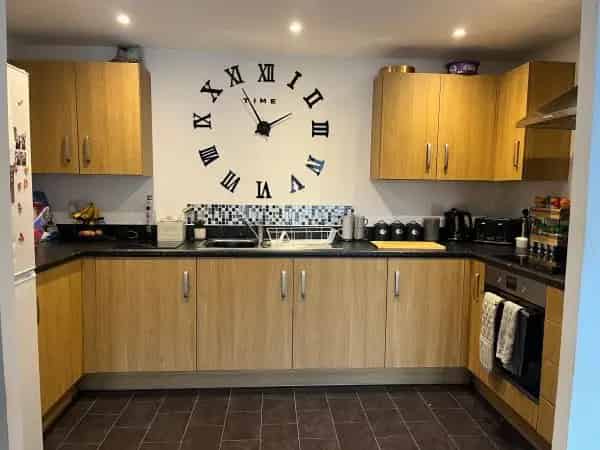2 Bed Flat Near Town Center - Ideal Downsize