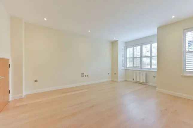 4 Bedroom House for Sale in West Wimbledon SW20