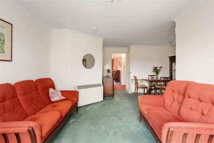 2 Bed Retirement Apartment with Spacious Living Area and Fitted Kitchen