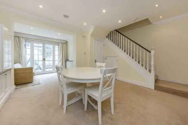 Five Double Bedroom Victorian House Barons Court