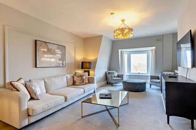 4 Bedroom Penthouse Apartment in NW8, London