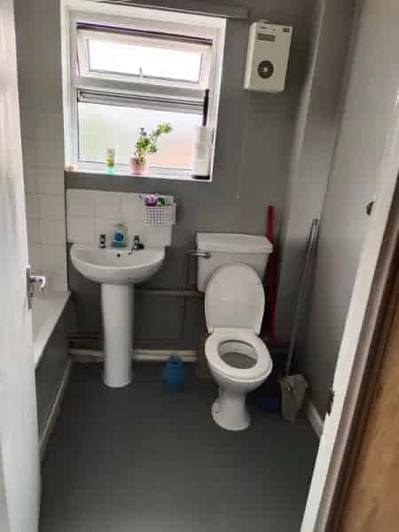 Large 3 Bed House Near Town Center