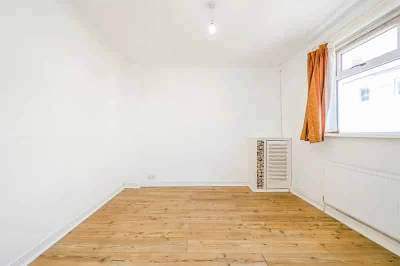 Flat For Sale , Cardiff, Wales