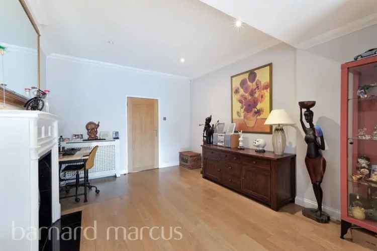Four Bedroom House with Garage in Acton Mill Hill