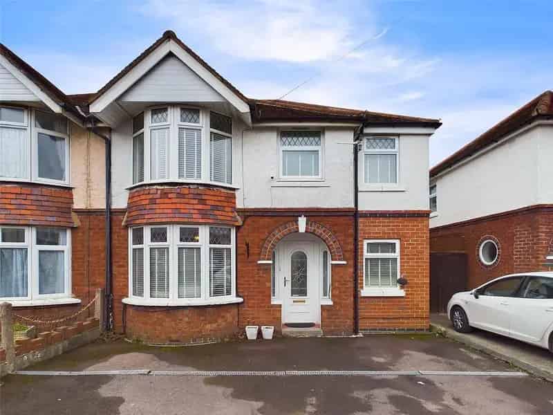 4 Bedroom Semi-Detached House for Sale Windermere Road