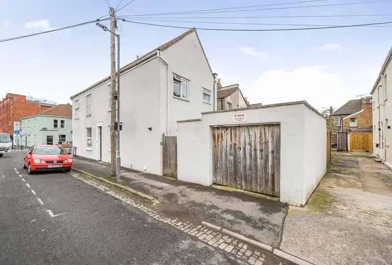 6 Bed House For Sale High Rental Yield Investment Opportunity