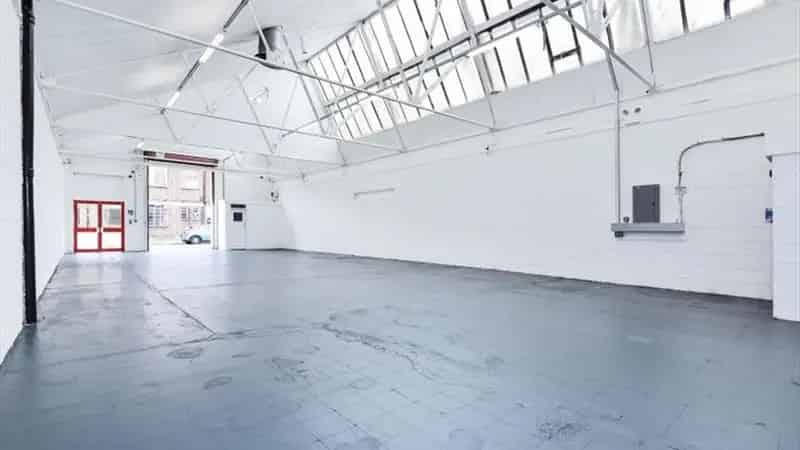 Warehouse Unit for Rent in East Lane Business Park