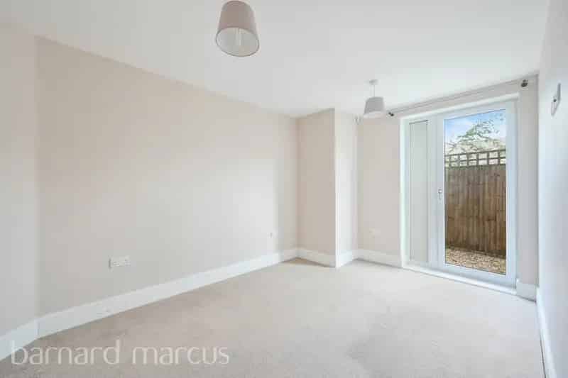 Flat For Rent , Epsom and Ewell, England