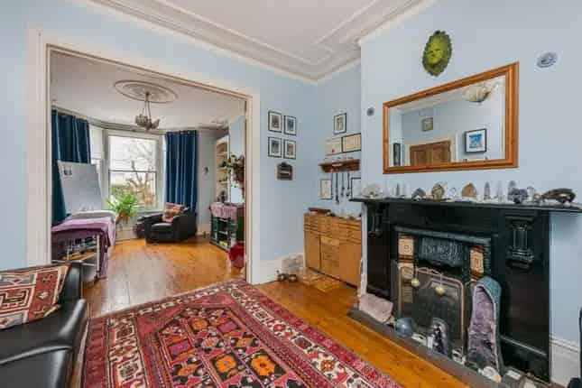 4 Bedroom Victorian Terraced House for Sale Ballingdon Road SW11