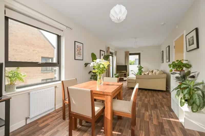 3 Bedroom Flat House to Rent