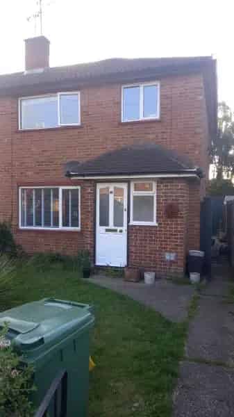 3 Bed House Large Garden Quiet Neighbourhood Near Shops Parks Transport