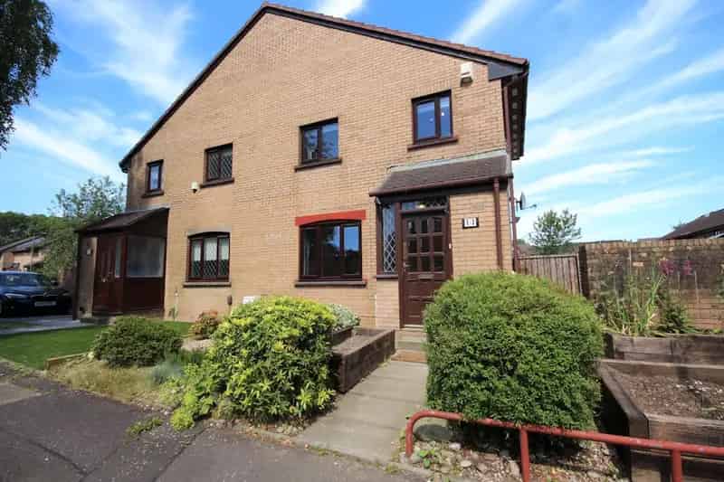 2-Bedroom Semi-Detached Home in Kelvindale Glasgow