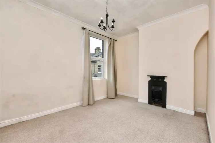 House For Sale in Leeds, England