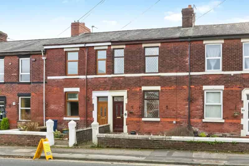 Two Bedroom House Near Amenities and Transport